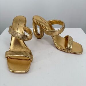 Dee Ocleppo Jamaica Heeled Slide Sandal in Gold Leather size 8